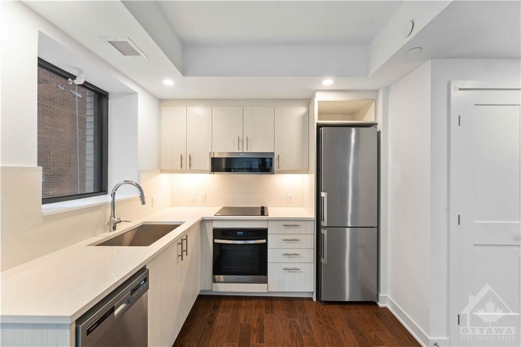 340 QUEEN Street, #511