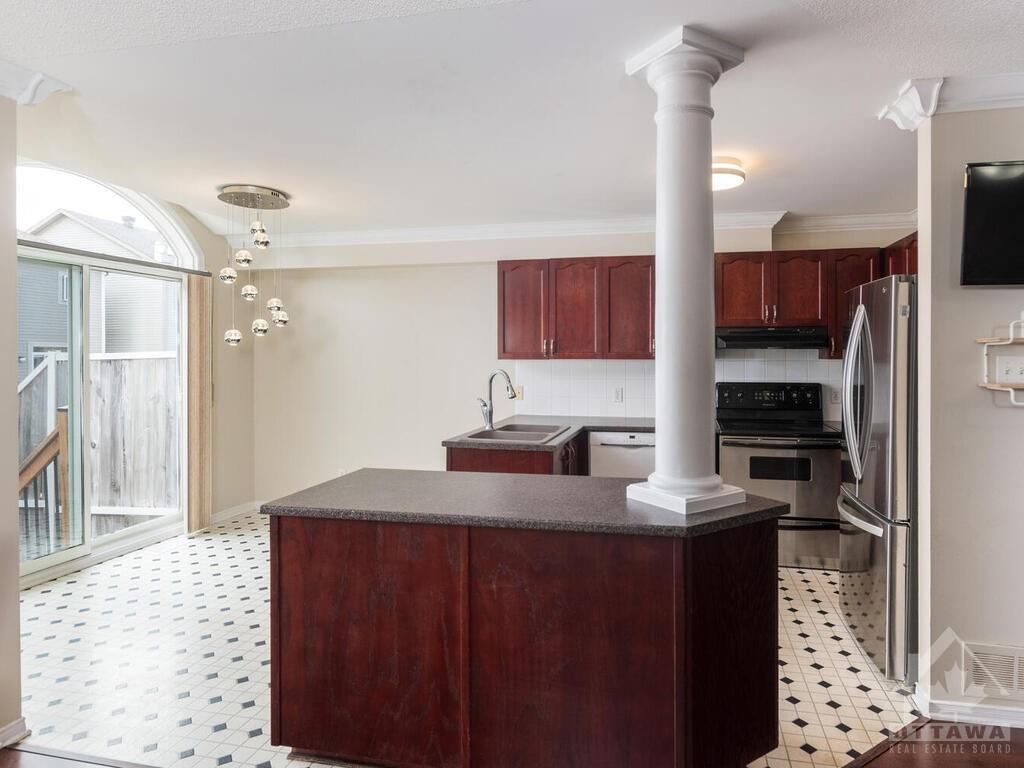 71 FLOWERTREE Crescent