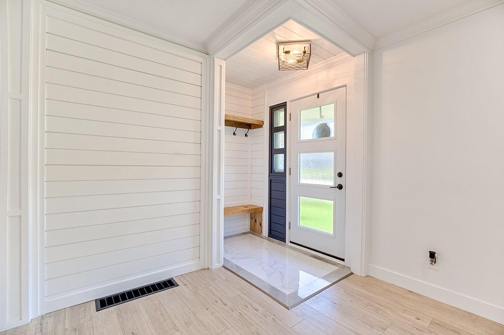 31 HIGHLAND Crescent