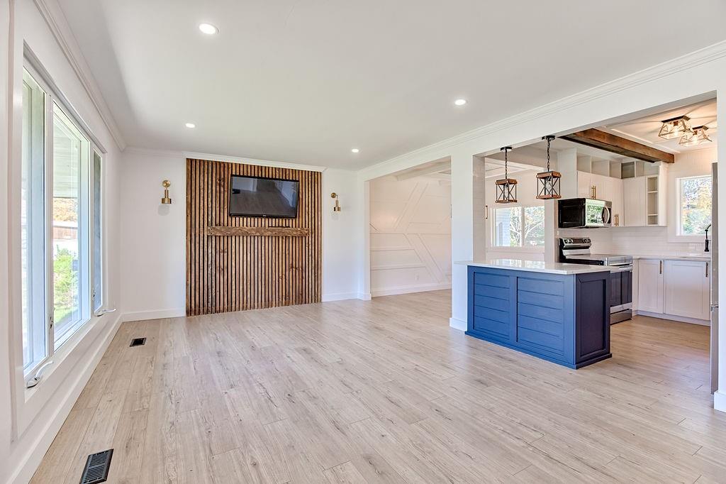 31 HIGHLAND Crescent