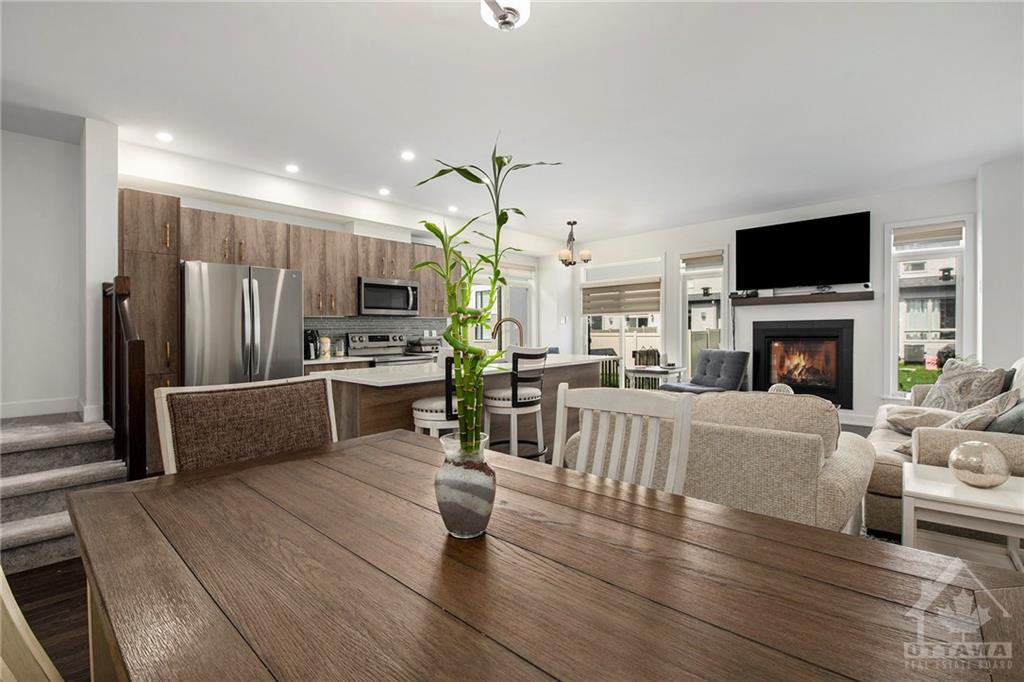 868 SOLARIUM Avenue