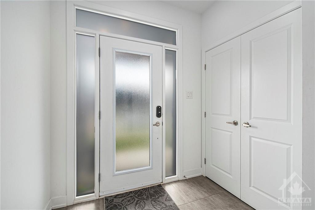 868 SOLARIUM Avenue