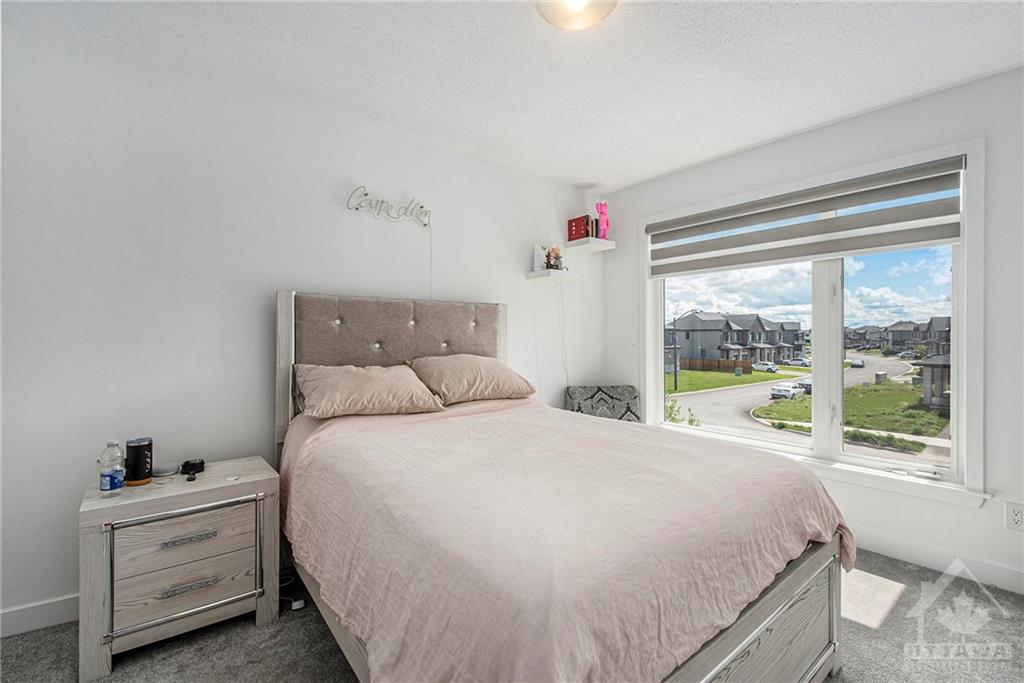 868 SOLARIUM Avenue