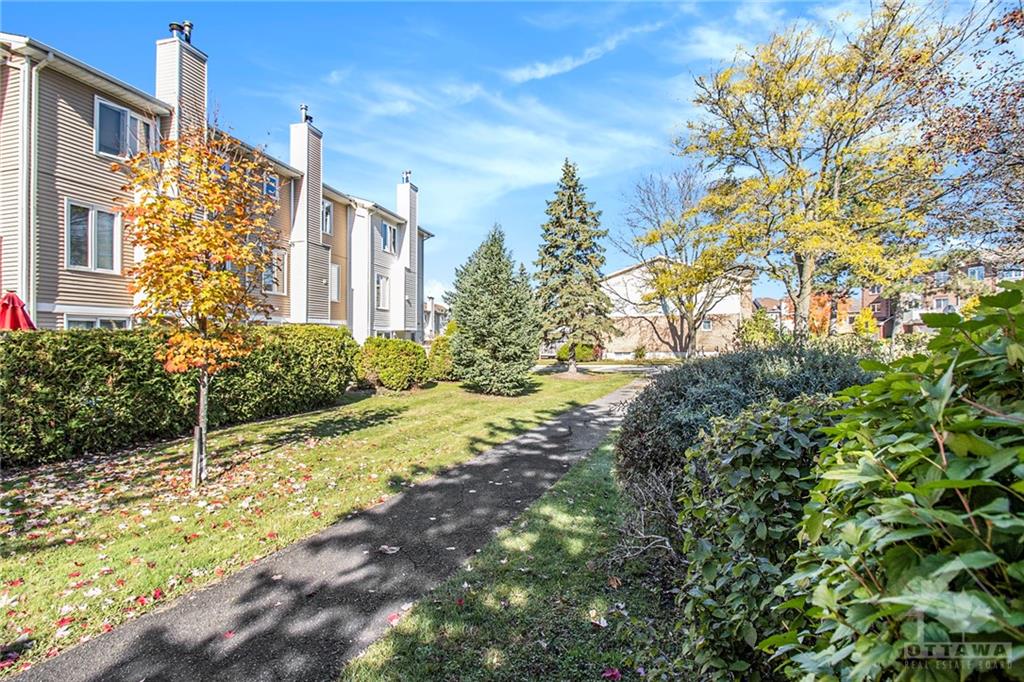 1967 SUMMERFIELDS Crescent