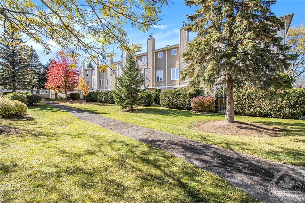 1967 SUMMERFIELDS Crescent
