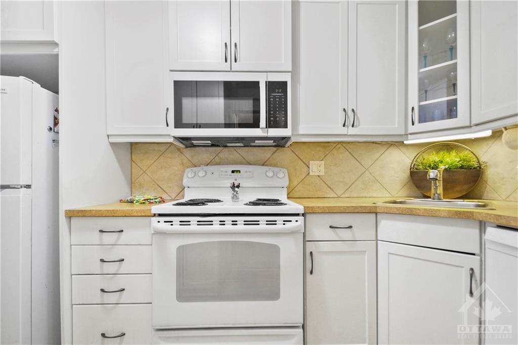 16 SWEETBRIAR Circle, #1