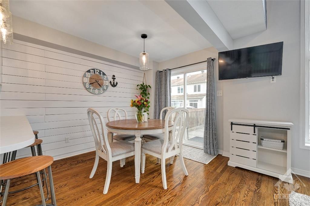 369 ROLLING MEADOW Crescent