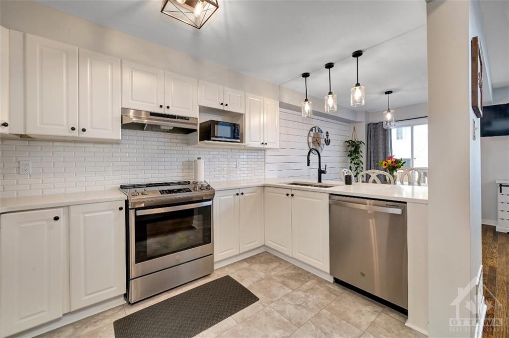 369 ROLLING MEADOW Crescent