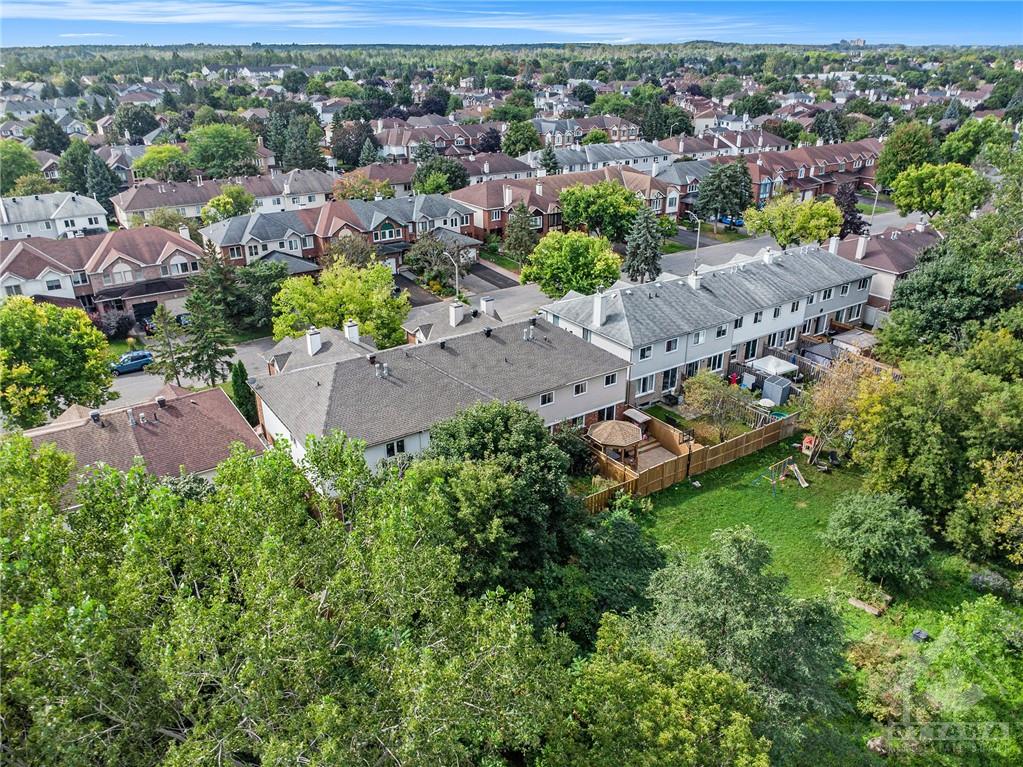 87 HUNTERSWOOD Crescent