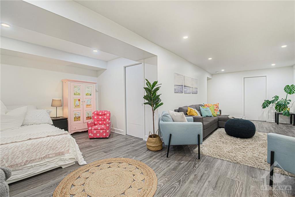 87 HUNTERSWOOD Crescent