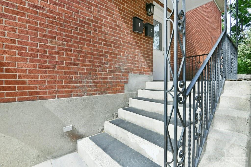 391 GREENWOOD Avenue