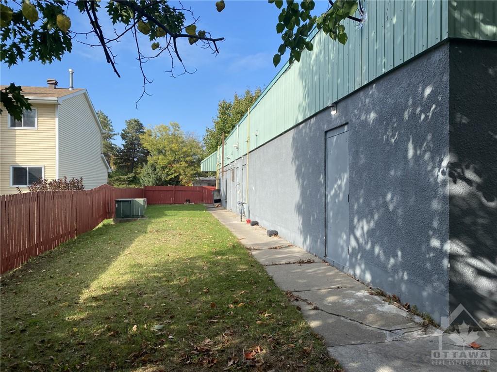 8154 JEANNE D'ARC Boulevard