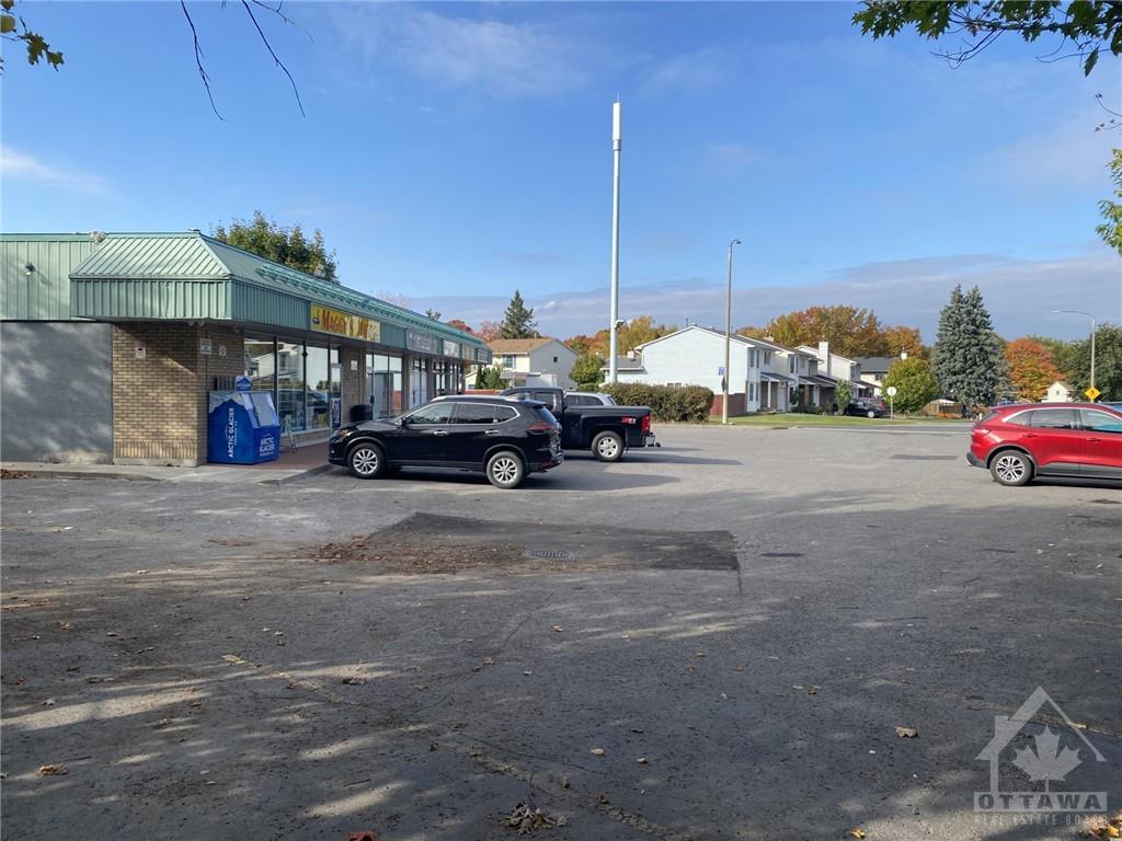 8154 JEANNE D'ARC Boulevard