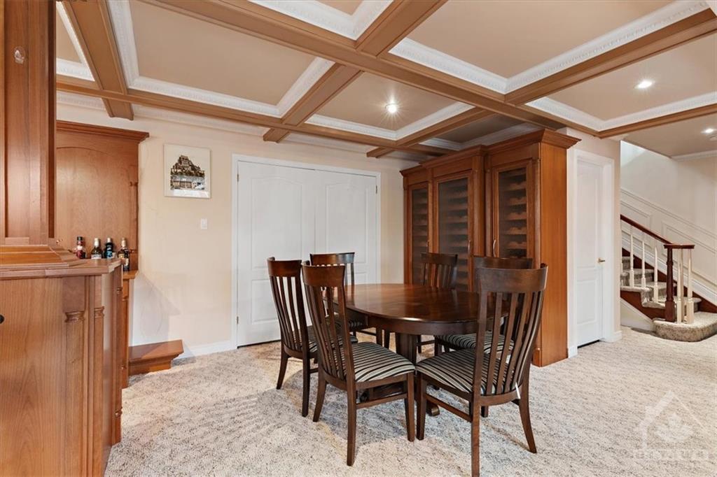 1091 DES PINS Street