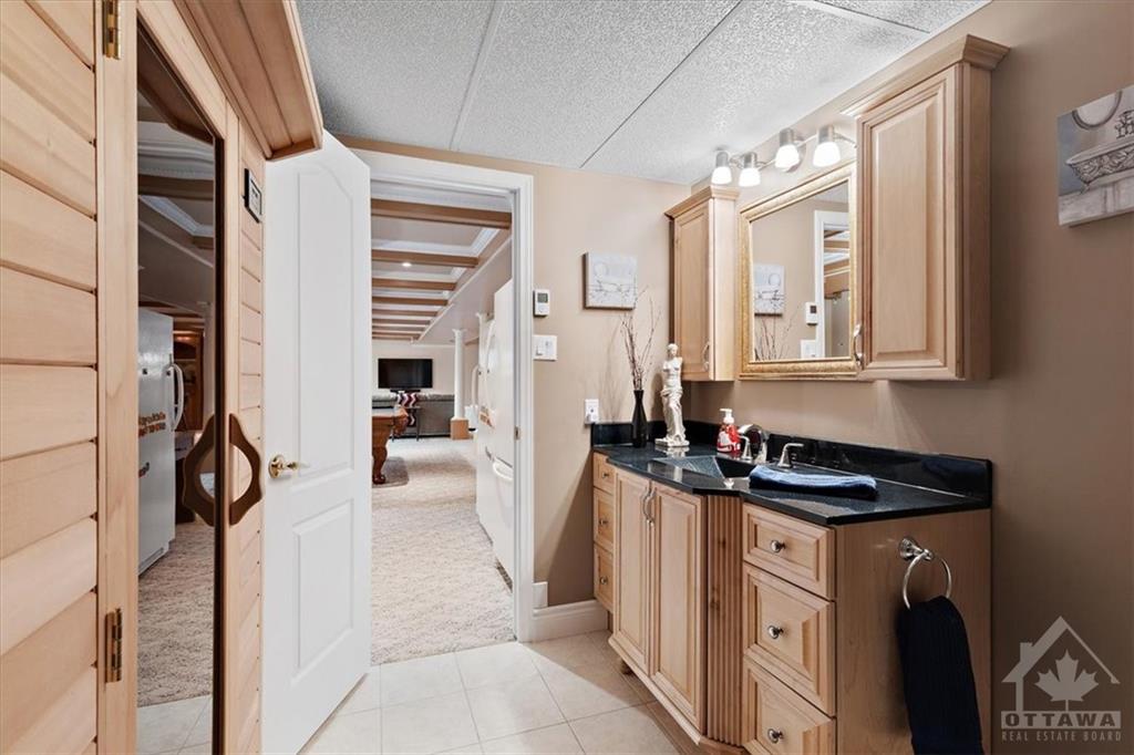 1091 DES PINS Street