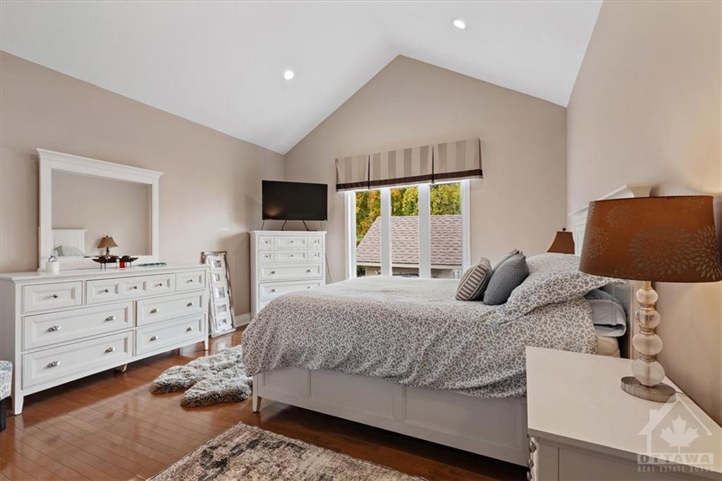 1091 DES PINS Street