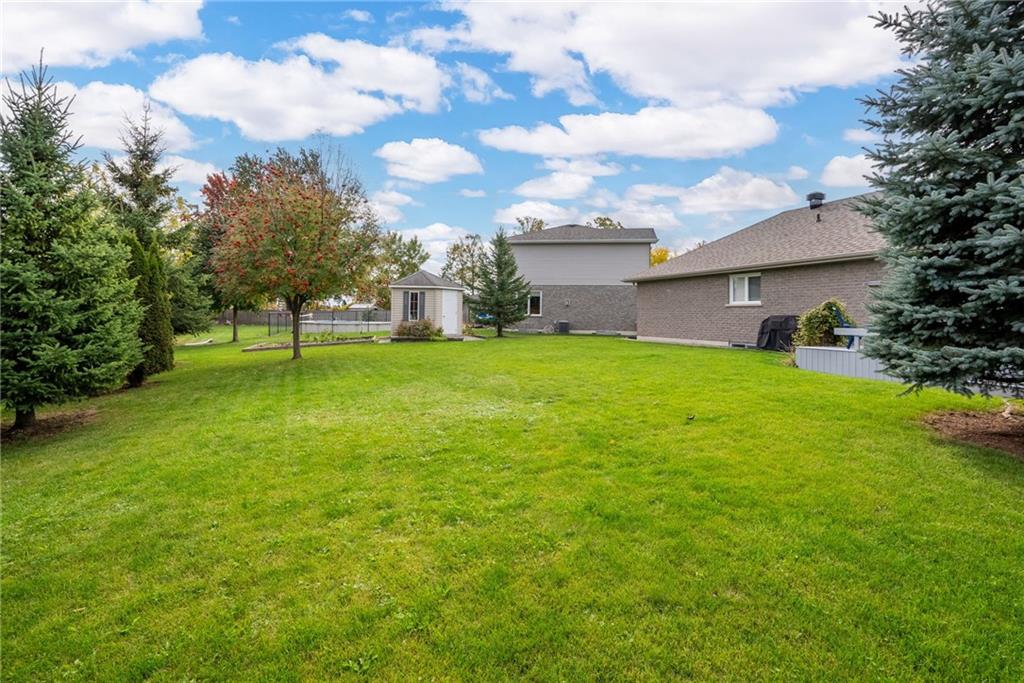 528 JOANNE Crescent