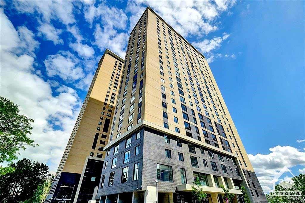 105 CHAMPAGNE Avenue, #1011