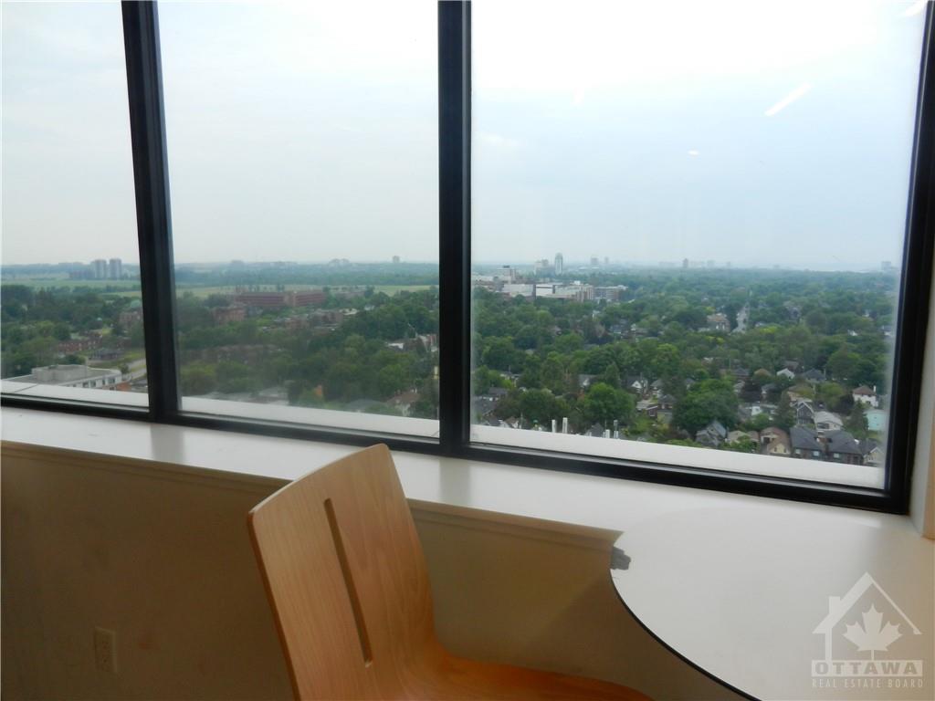 105 CHAMPAGNE Avenue, #1011