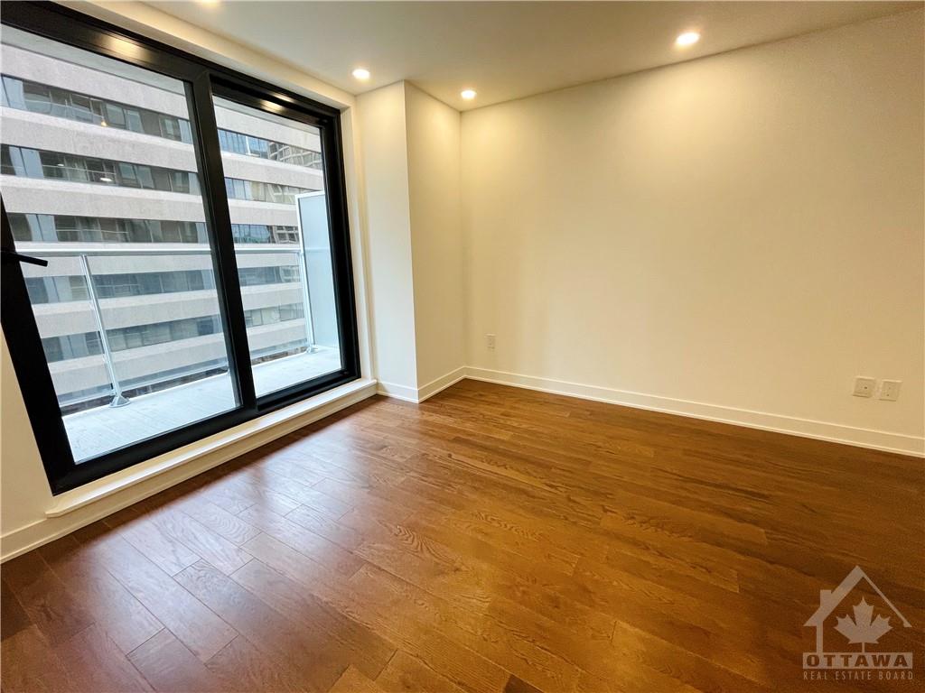 340 QUEEN Street, #802