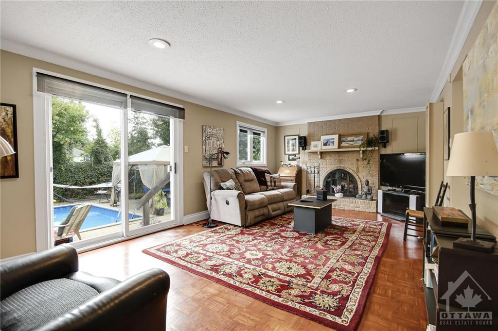 1719 FIELDSTONE Crescent