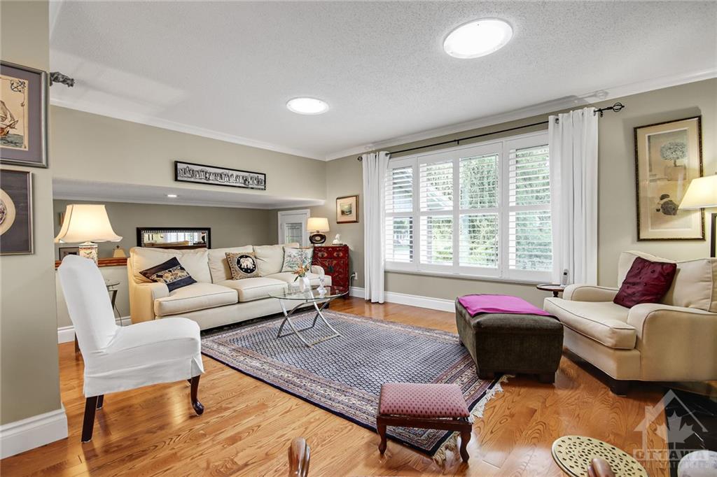 1719 FIELDSTONE Crescent