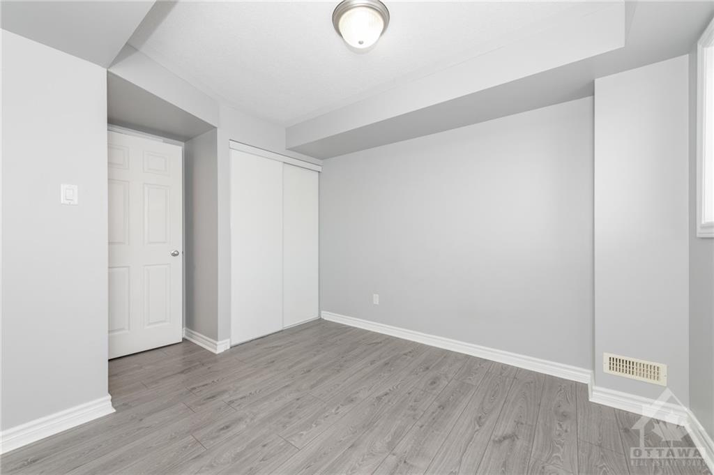 321 CRESTHAVEN Drive, #1