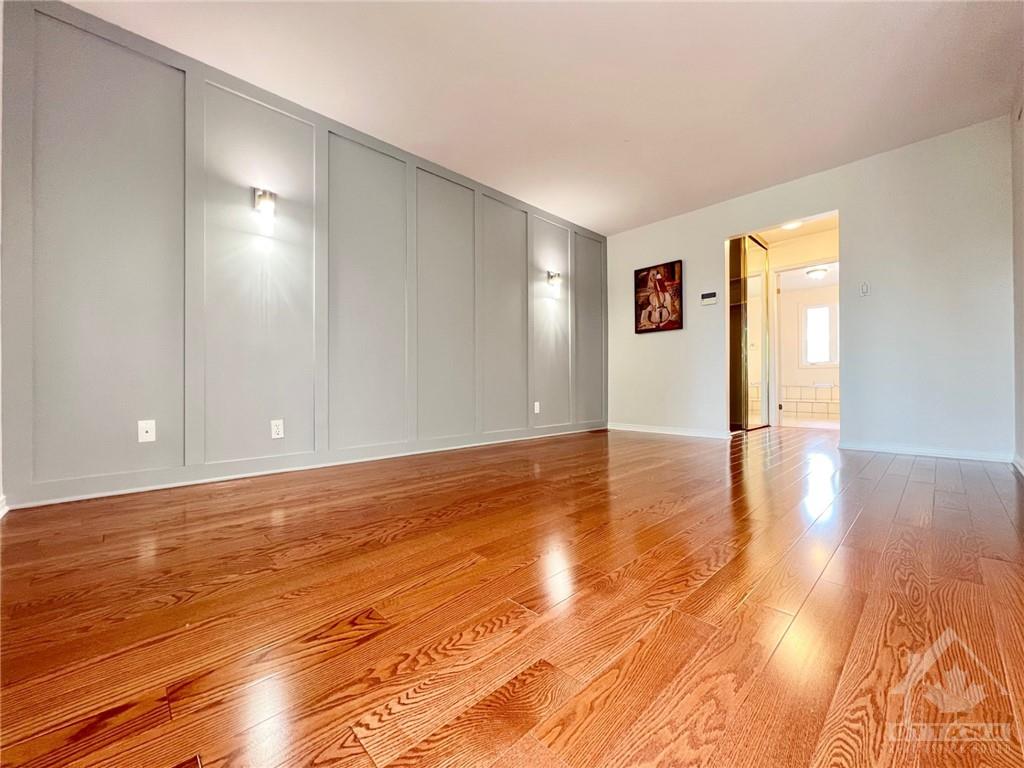 222 TWYFORD Street