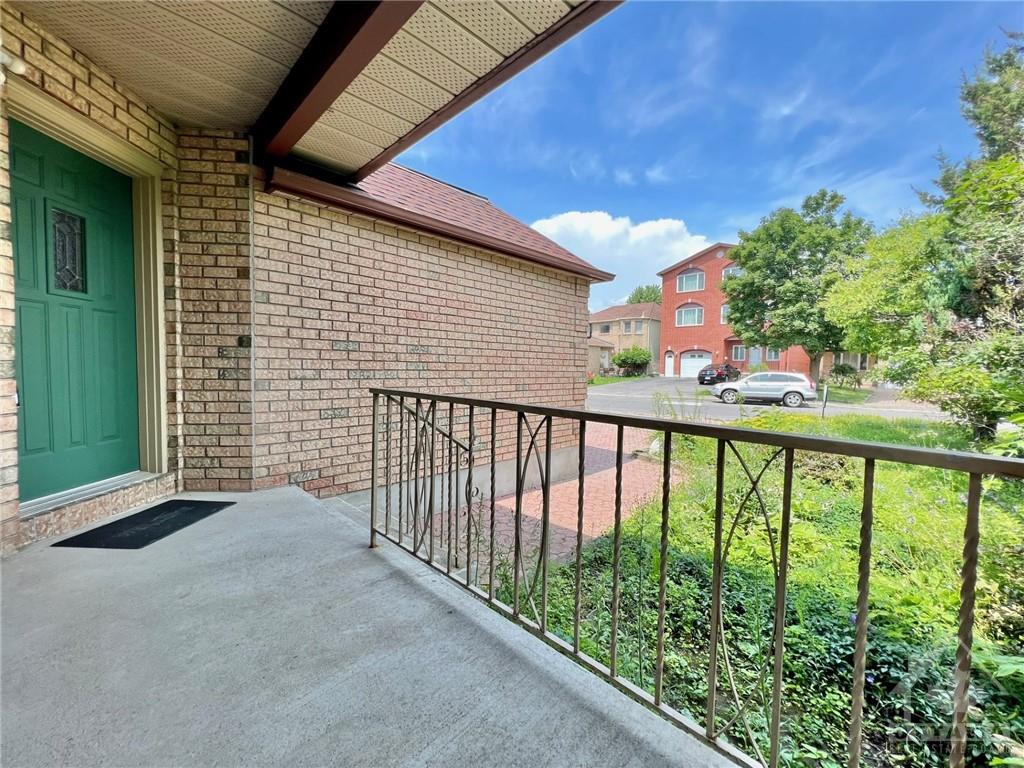 222 TWYFORD Street