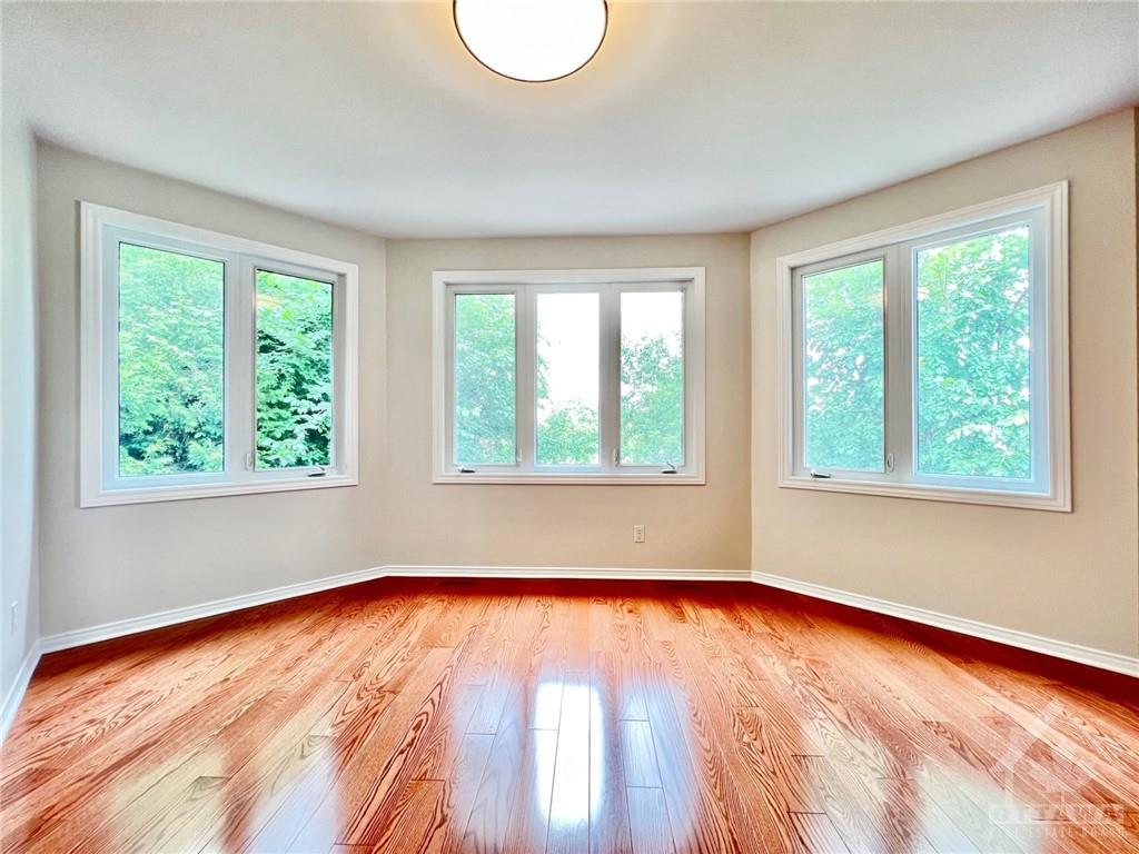 222 TWYFORD Street