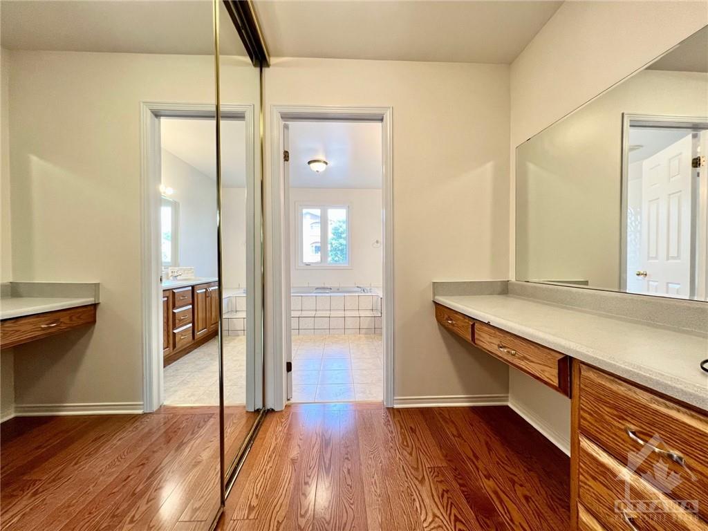 222 TWYFORD Street
