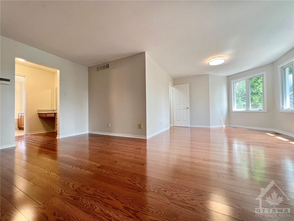 222 TWYFORD Street