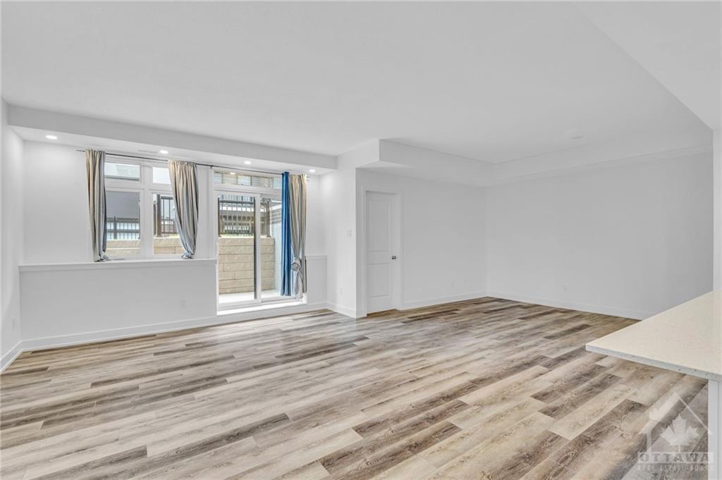 400 ROLLING MEADOW Crescent, #E