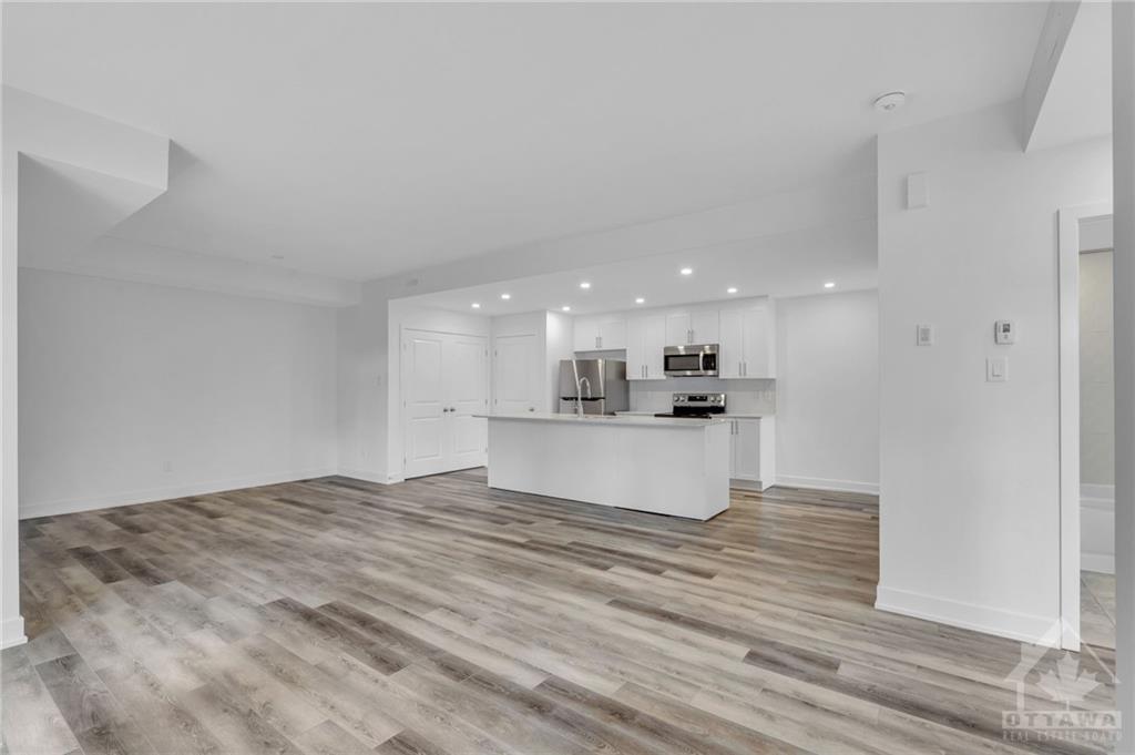 400 ROLLING MEADOW Crescent, #E
