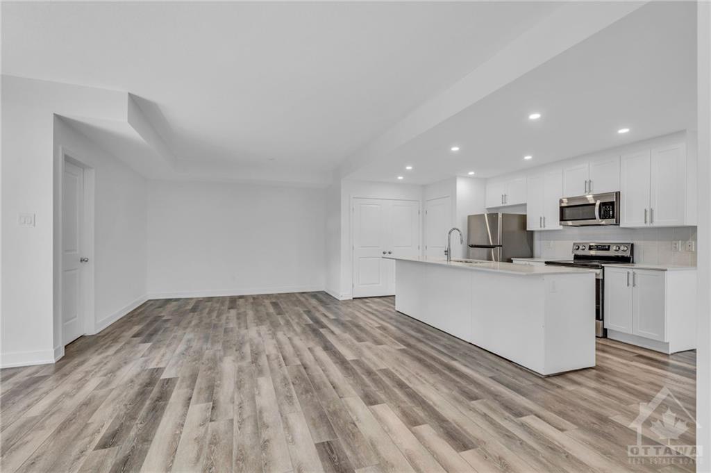 400 ROLLING MEADOW Crescent, #E