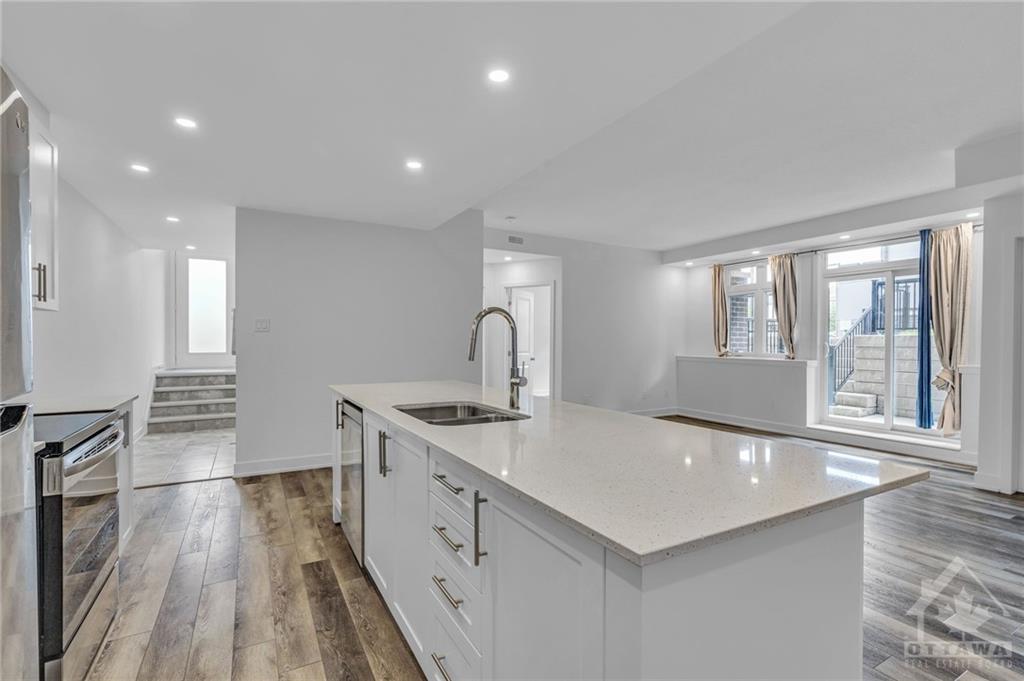400 ROLLING MEADOW Crescent, #E