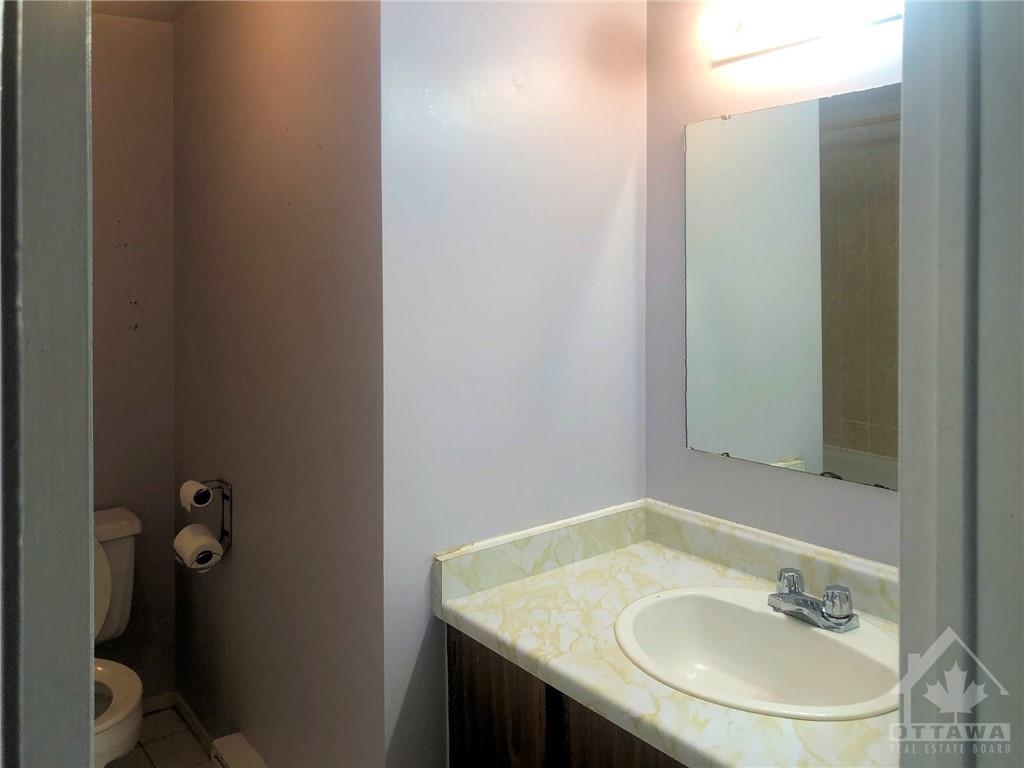 2 SEYTON Drive, #E