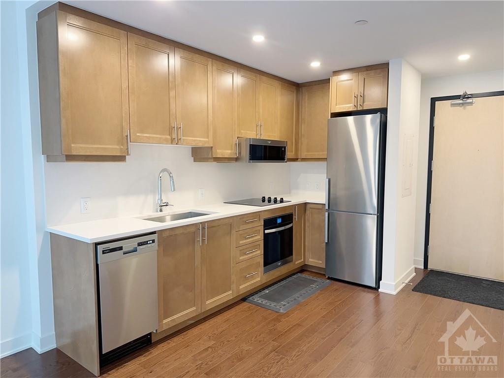 340 QUEEN Street, #903