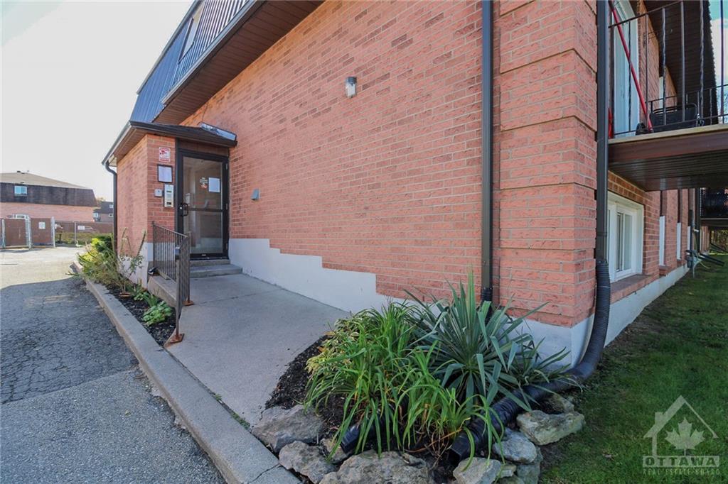 825 MACODRUM Drive, #3