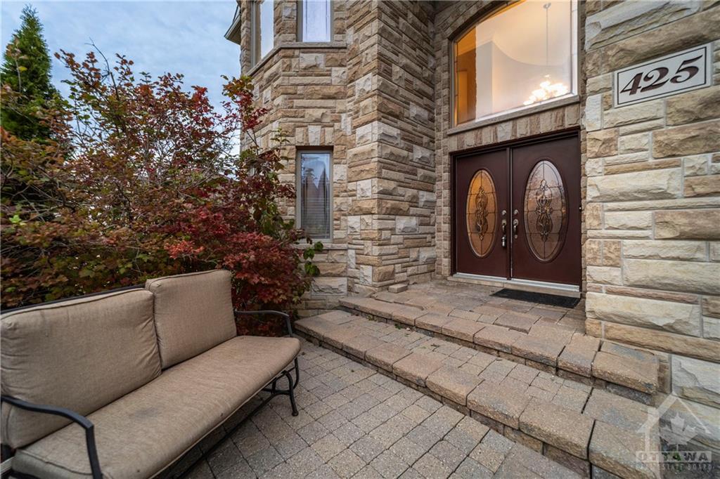 425 LOCKMASTER Crescent