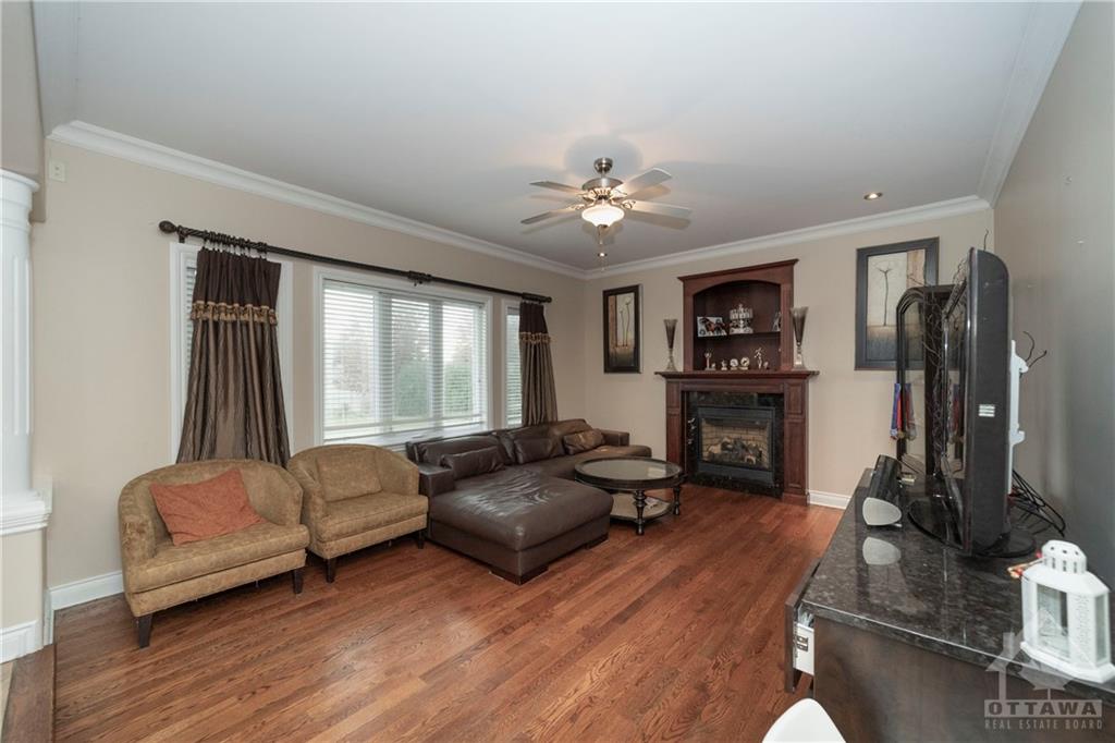 425 LOCKMASTER Crescent