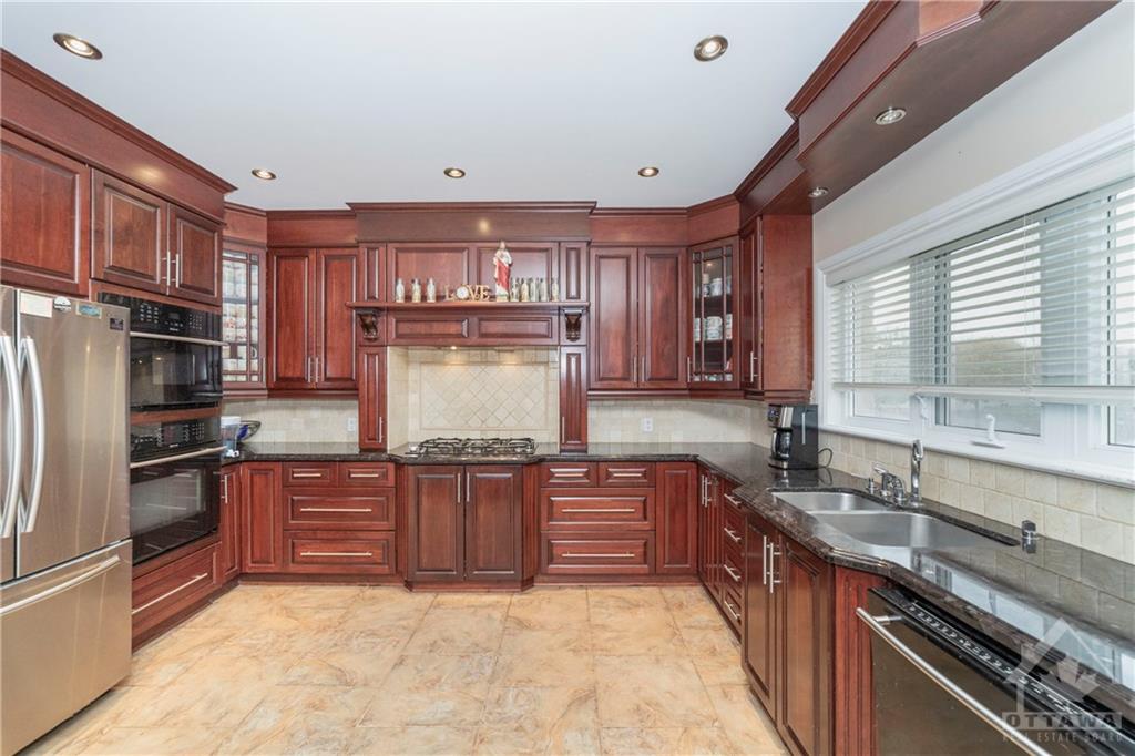 425 LOCKMASTER Crescent