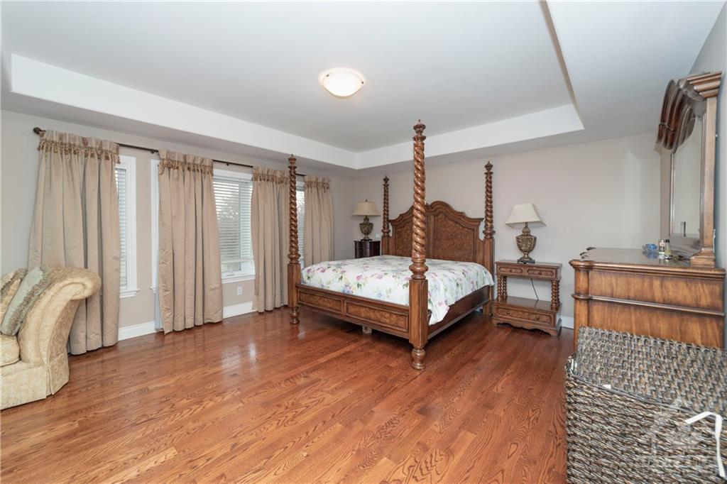 425 LOCKMASTER Crescent