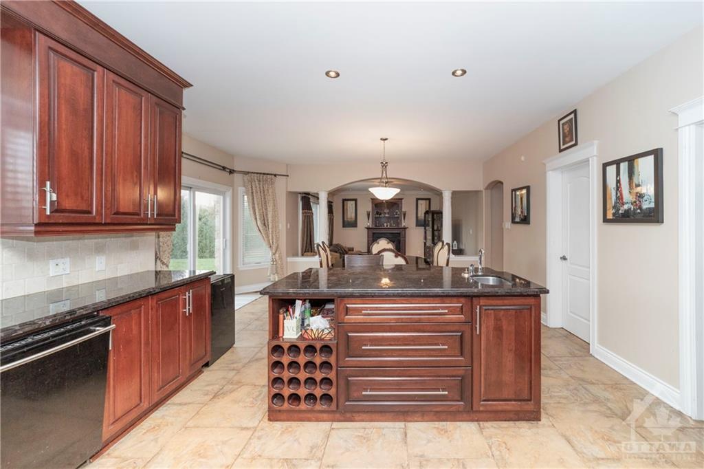 425 LOCKMASTER Crescent