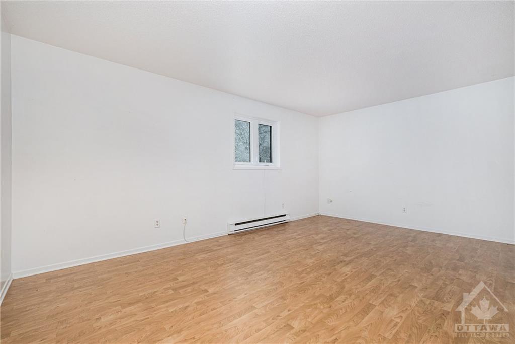 875 LAURIER Street, #4