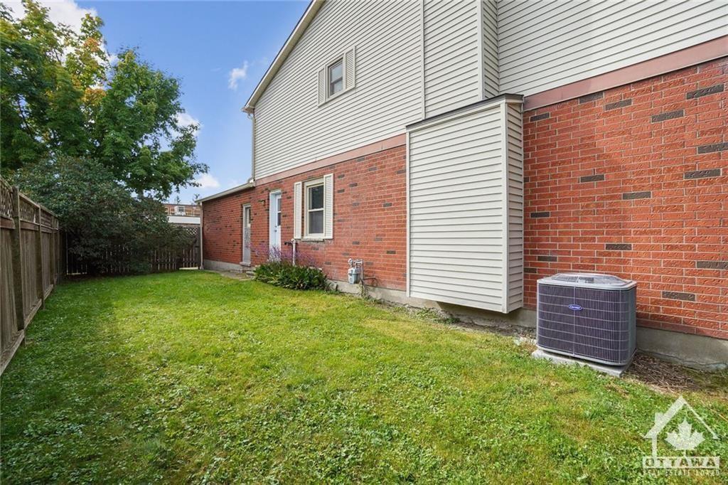 1444 LAURIN Crescent
