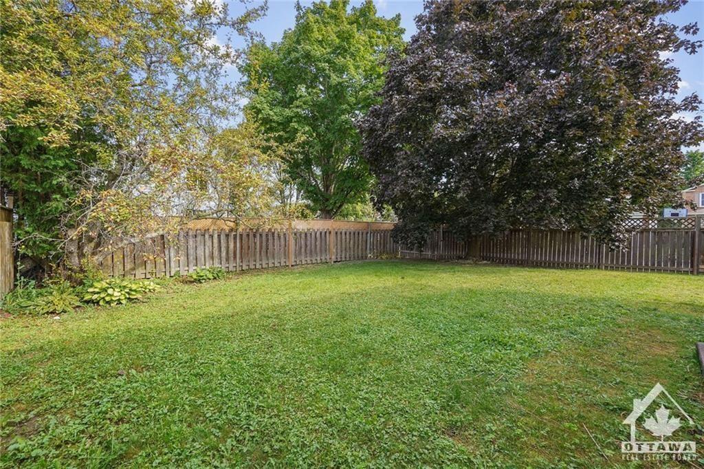 1444 LAURIN Crescent