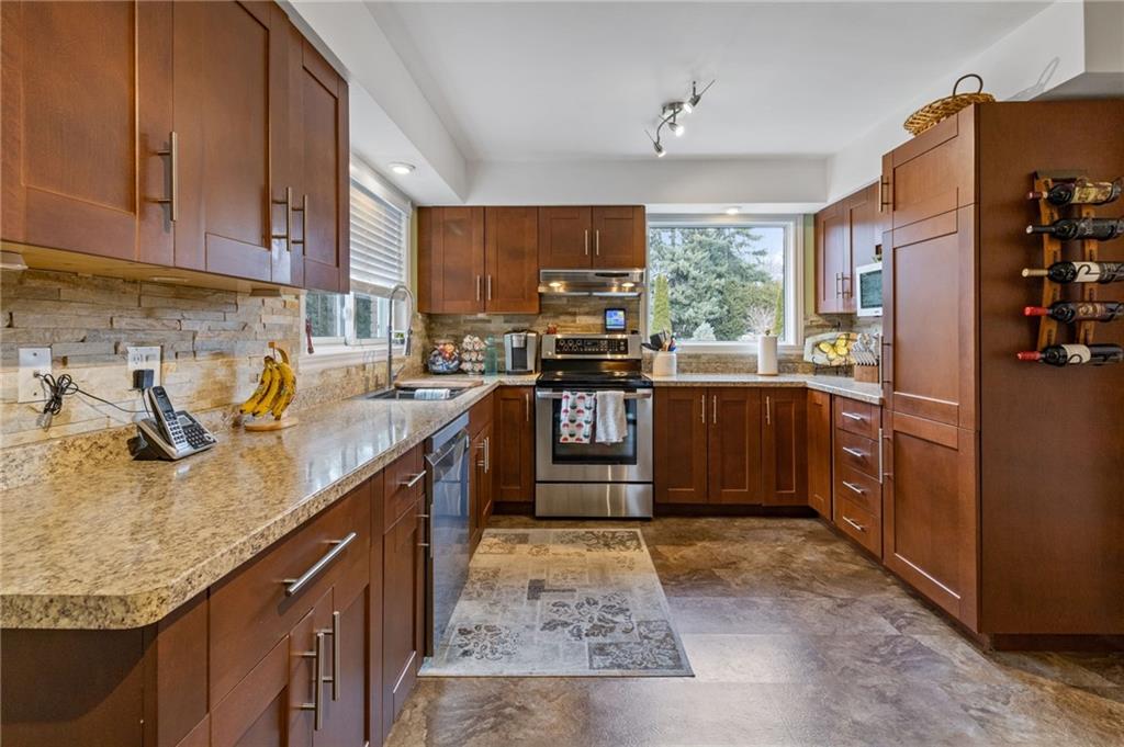 36 FAIRKNOWE Drive