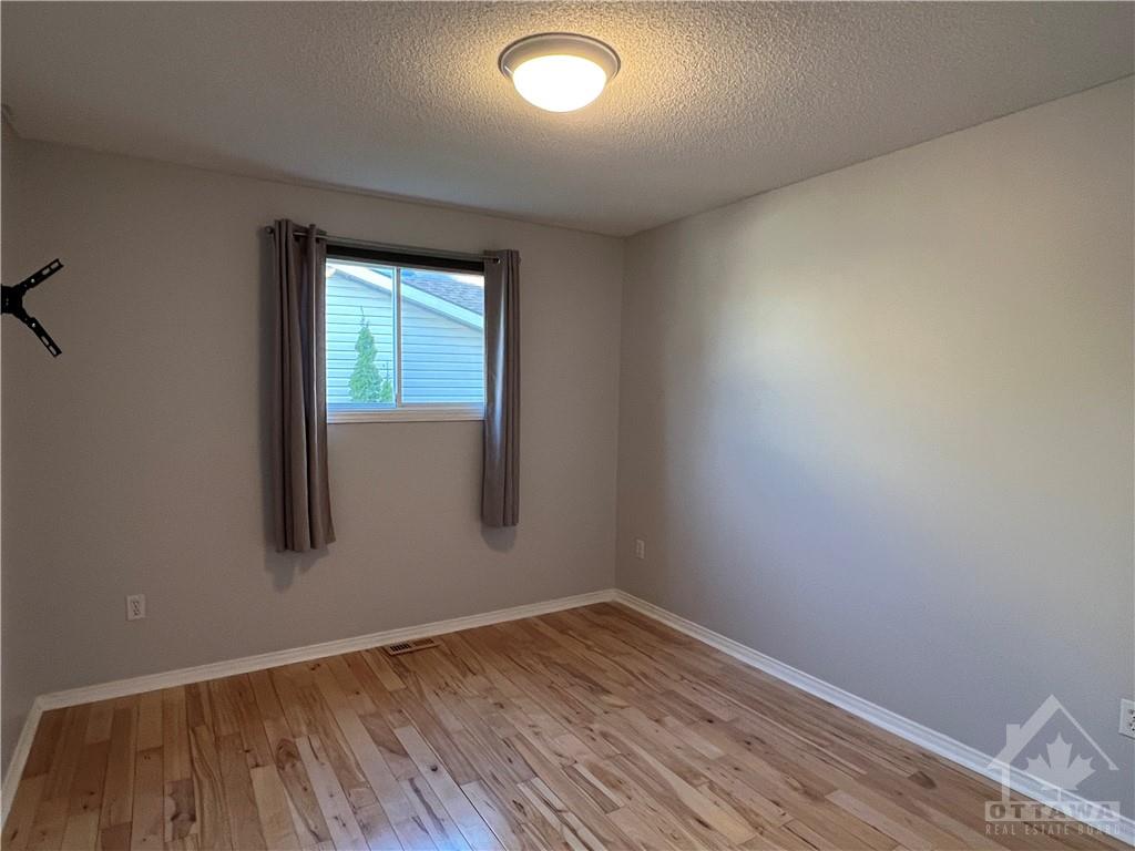 590 ARBOUR Crescent