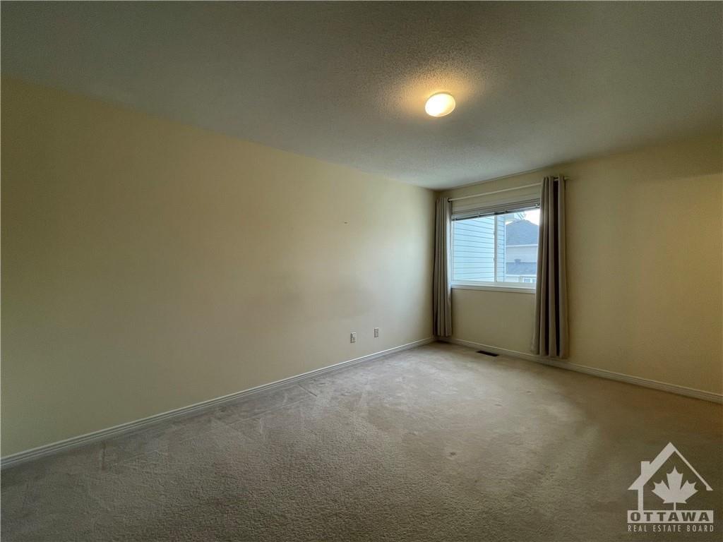 16 GRAY Crescent